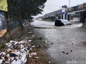 Wahana Air di Pasar Gedebage Usai Hujan Menerjang Bandung Wahana Air di Pasar Gedebage Usai Hujan Menerjang Bandung