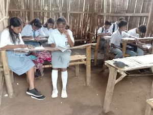 Bantu Perjuangan SMA di Sumba Ini Agar Prestasi Murid Terus Meningkat