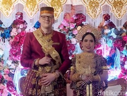 Pria Jerman Nikahi Gadis Bone, Mahar Uang Tunai Rp 100 Juta-Berlian