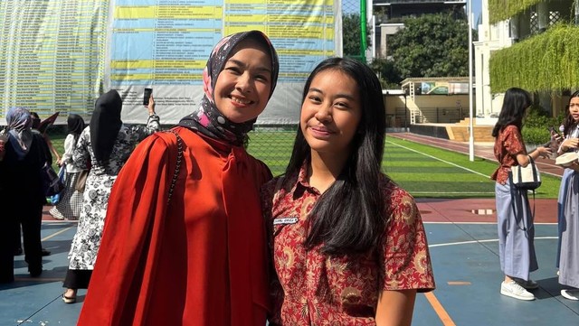Update Informasi Selebriti InsertLive : Tak Hanya Lulus UI Jalur Prestasi, Putri Alya Rohali Juga Dapat Double Degree