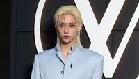 Foto: Felix Stray Kids Terlihat Unreal di Prancis, Ganteng Sekaligus Cantik