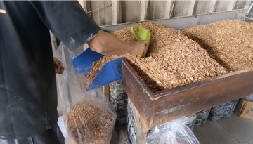 Perjuangan Juragan Bawang Goreng yang Inspiratif