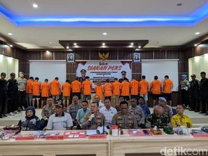 33 Pengedar hingga ASN Ditangkap Polres Lombok Barat, 158 Gram Sabu Disita 33 Pengedar hingga ASN Ditangkap Polres Lombok Barat, 158 Gram Sabu Disita