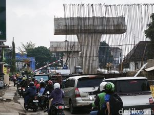 Jalan Nurtanio Bandung yang Menguji Kesabaran Pengendara Jalan Nurtanio Bandung yang Menguji Kesabaran Pengendara