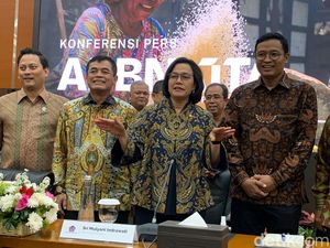 Video Sri Mulyani: Pak Bimo dan Djaka Dapat Arahan Langsung Presiden Video Sri Mulyani: Pak Bimo dan Djaka Dapat Arahan Langsung Presiden