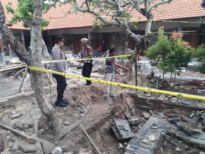 Hendak Ambil Minum, Kuli Asal Jember Tewas Tertimpa Tembok di Denpasar Hendak Ambil Minum, Kuli Asal Jember Tewas Tertimpa Tembok di Denpasar