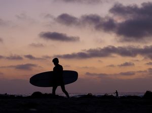 Menikmati Senja di Pantai Cardiff California Menikmati Senja di Pantai Cardiff California