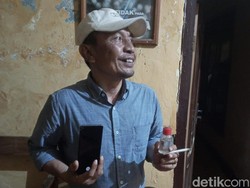 Senyum Kecut Kades di Bawean Gresik Usai Digerebek Pesta Sabu