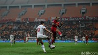 Hingga jeda, tak ada gol tercipta alias skor 0-0. Lanjut di babak kedua, Malut coba meningkatkan intensita seranganya.