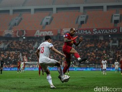 Hingga jeda, tak ada gol tercipta alias skor 0-0. Lanjut di babak kedua, Malut coba meningkatkan intensita seranganya.