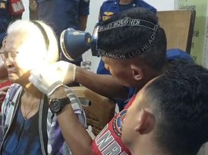 Lepaskan Anting-anting di Telinga Ibunya, Warga Jambi Minta Tolong Damkar Lepaskan Anting-anting di Telinga Ibunya, Warga Jambi Minta Tolong Damkar