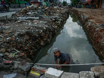 Puluhan Tahun Tertimbun Bangli, Kali Kecil di Tambun Kini Terlihat