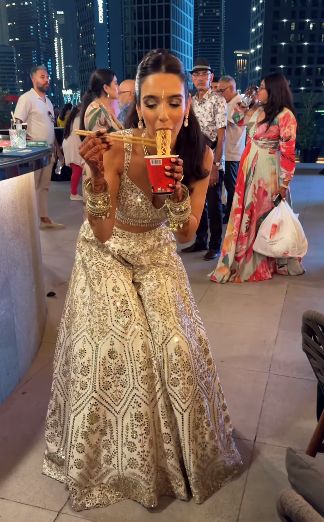 Ketagihan Mie Instan, Pengantin Nekat Sajikan Menu Ini di Pernikahannya