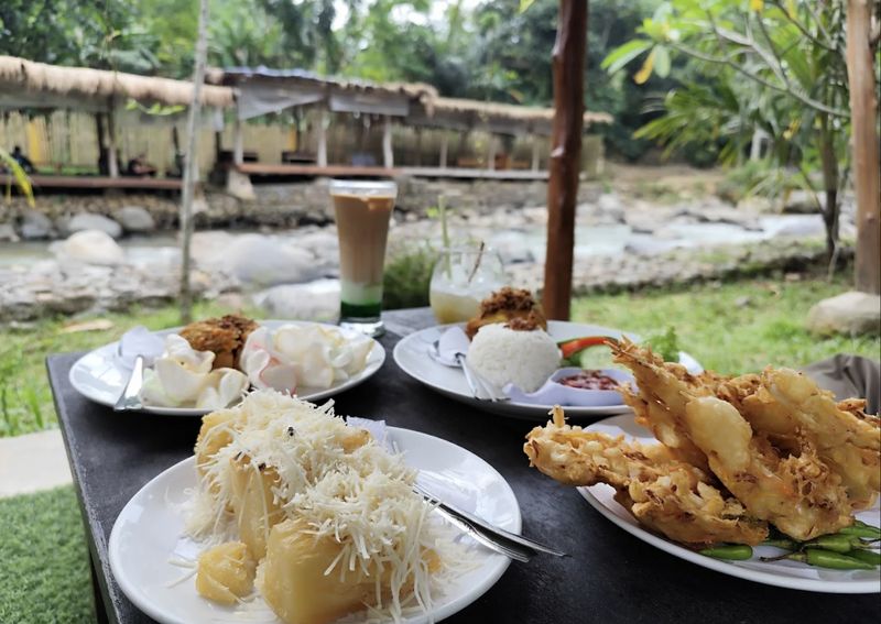 Rekomendasi kafe asri di Sentul