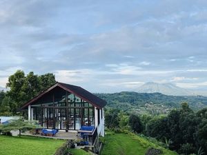 Adem Banget! 10 Kafe di Sentul dengan Pemandangan Alam yang Asri Adem Banget! 10 Kafe di Sentul dengan Pemandangan Alam yang Asri