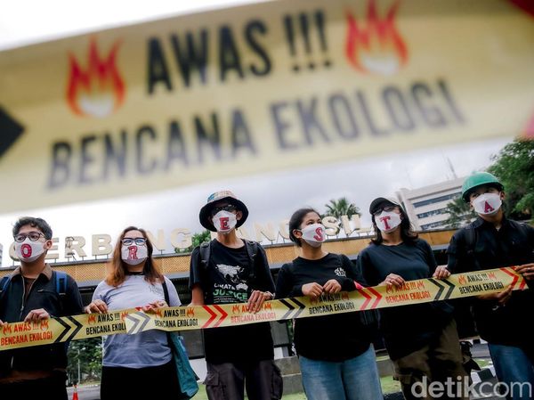 Aksi Tuntut Kejahatan Korporasi Terhadap Ekologis di DPR
