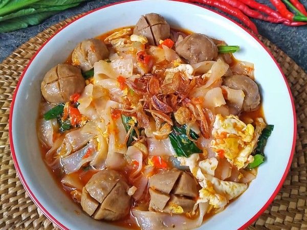 Warung Seblak Ini Tarik Biaya untuk Peralatan Makan hingga Meja
