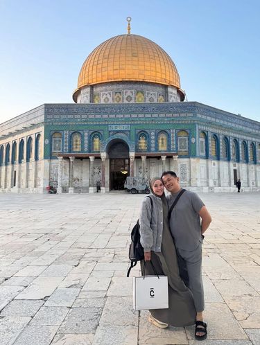 Zaskia Adya Mecca dan Hanung Bramantyo Zaskia Adya Mecca dan Hanung Bramantyo