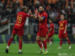 Persija Terpuruk Musim Ini karena... Persija Terpuruk Musim Ini karena...