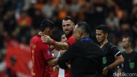 Pada laga terakhirnya Simic masuk dari bangku cadangan pada menit ke 64, Rizky Ridho yang merupakan kapten tim memberikan ban kaptennya kepada Simic.
