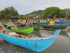 Jaring Asa di Pantai Ujong Pancu Aceh Jaring Asa di Pantai Ujong Pancu Aceh