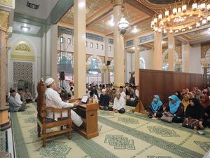 Beri Tausiah, Kapolres Blitar Ajak Masyarakat Jaga Iman Beri Tausiah, Kapolres Blitar Ajak Masyarakat Jaga Iman