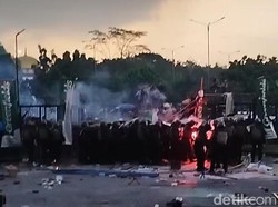 Kericuhan di Luar Stadion GBLA Warnai Laga Persib Vs Persis