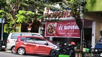 Penampakan Ayam Widuran Solo Ditutup Pemkot Akibat Bahan Nonhalal