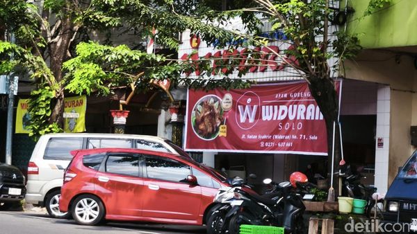 Penampakan Ayam Widuran Solo Ditutup Pemkot Akibat Bahan Nonhalal
