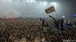 Lautan Bobotoh Rayakan Persib Juara di Stadion GBLA