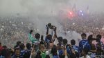 Lautan Bobotoh Rayakan Persib Juara di Stadion GBLA