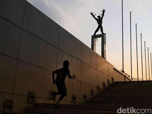 Menikmati Ikon Jakarta dengan Cara yang Beda Menikmati Ikon Jakarta dengan Cara yang Beda