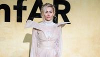 Foto: Paris Jackson Seksi-Elegan di amfAR Gala Cannes dengan Gaun Transparan
