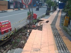 Waspada Lur! Trotoar Tepi Jalan Ki Ageng Gribig Klaten Ambles