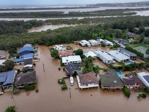Penampakan dari Udara Banjir Besar Terjang Australia Penampakan dari Udara Banjir Besar Terjang Australia