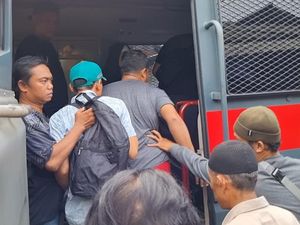 Sejumlah Orang Ditangkap Polisi Terkait GRIB Jaya Duduki Lahan BMKG Sejumlah Orang Ditangkap Polisi Terkait GRIB Jaya Duduki Lahan BMKG