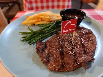 Steak Kaki Lima Enak di Bawah 100K!