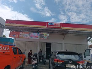 Toko Alfamart di Lombok Tengah Dibobol Maling, Rokok Puluhan Juta Raib Toko Alfamart di Lombok Tengah Dibobol Maling, Rokok Puluhan Juta Raib