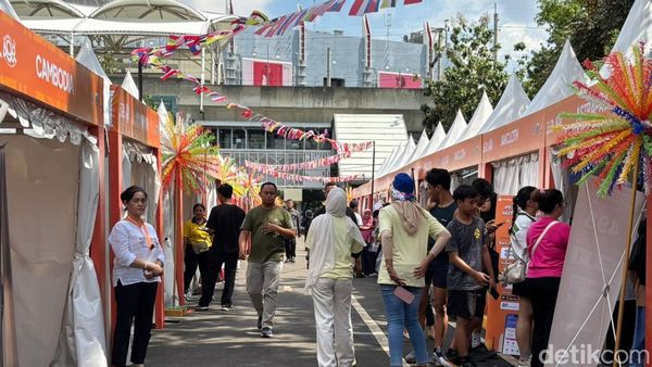Puas Jajan di Kawasan Kuliner Baru Blok M Hub!