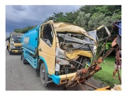 Truk Tangki Tabrak Kendaraan Lain di Tol Jagorawi, Sopir Luka Berat
