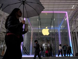 Pengguna iPhone Masih Paling Setia, Tapi Terus Menurun Pengguna iPhone Masih Paling Setia, Tapi Terus Menurun