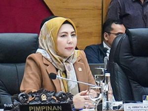 Legislator soal Guru NTT Putar Video Porno ke Siswa: Pelanggaran Berat! Legislator soal Guru NTT Putar Video Porno ke Siswa: Pelanggaran Berat!