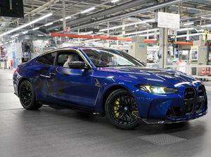 Cara BMW Rayakan Ultah Rossi: Bikin M4 CS Edition VR46 Cara BMW Rayakan Ultah Rossi: Bikin M4 CS Edition VR46