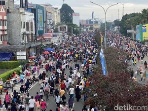 Ramainya Car Free Day Depok Bikin Warga Susah Jogging Ramainya Car Free Day Depok Bikin Warga Susah Jogging