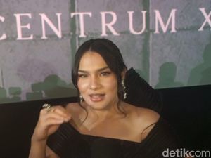 Davina Karamoy Deg-degan saat Beradegan Mesra dengan Arya Saloka Davina Karamoy Deg-degan saat Beradegan Mesra dengan Arya Saloka