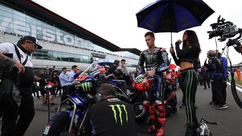 Quartararo memulai race MotoGP Inggris 2025 hari Minggu (25/5) sebagai pole-sitter. (Foto: AFP/ADRIAN DENNIS)