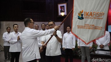    IKA FISIP Undip Pasang Badan untuk Pembangunan Negeri!   Lulusan FISIP Undip Bersatu: Siap Jadi Garda Depan Kemajuan Bangsa   Dari Kampus ke Pentas Nasional: IKA FISIP Undip Tawarkan Solusi untuk Indonesia   Jangan Kaget! Alumni FISIP Undip Siap Berkontribusi Nyata untuk Indonesia   FISIP Undip Unjuk Gigi: Alumni Siap Jadi Mitra Strategis