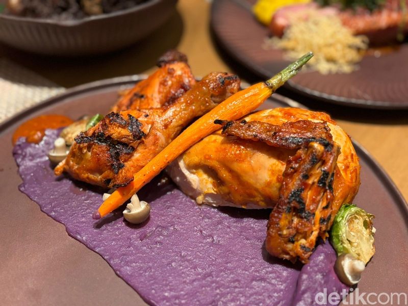 Kayu Manis Restoran: Ayam Rabeg hingga Dendeng Pipi Spesial di Tentrem Jakarta