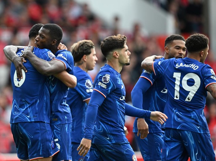 NOTTINGHAM, ENGLAND - MAY 25: Levi Colwill of Chelsea celebrates scoring his team's first goal with teammate Moises Caicedo during the Premier League match between Nottingham Forest FC and Chelsea FC at City Ground on May 25, 2025 in Nottingham, England. (Photo by Darren Walsh/Chelsea FC via Getty Images)