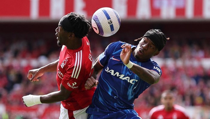 nottingham vs chelsea nottingham forest vs chelsea liga inggris premier league noni madueke anthony elanga Soccer Football - Premier League - Nottingham Forest v Chelsea - The City Ground, Nottingham, Britain - May 25, 2025 Chelseas Noni Madueke in action with Nottingham Forests Anthony Elanga REUTERS/David Klein EDITORIAL USE ONLY. NO USE WITH UNAUTHORIZED AUDIO, VIDEO, DATA, FIXTURE LISTS, CLUB/LEAGUE LOGOS OR LIVE SERVICES. ONLINE IN-MATCH USE LIMITED TO 120 IMAGES, NO VIDEO EMULATION. NO USE IN BETTING, GAMES OR SINGLE CLUB/LEAGUE/PLAYER PUBLICATIONS. PLEASE CONTACT YOUR ACCOUNT REPRESENTATIVE FOR FURTHER DETAILS..